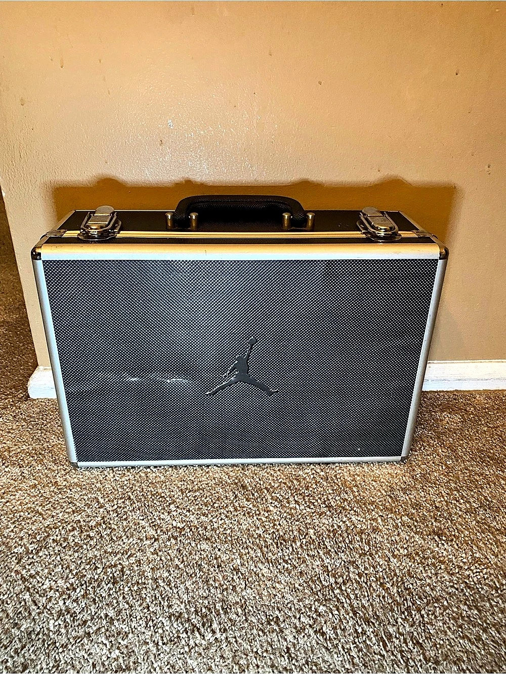 Jordan Air Jordan 17 OG Metal Briefcase Black & Silver